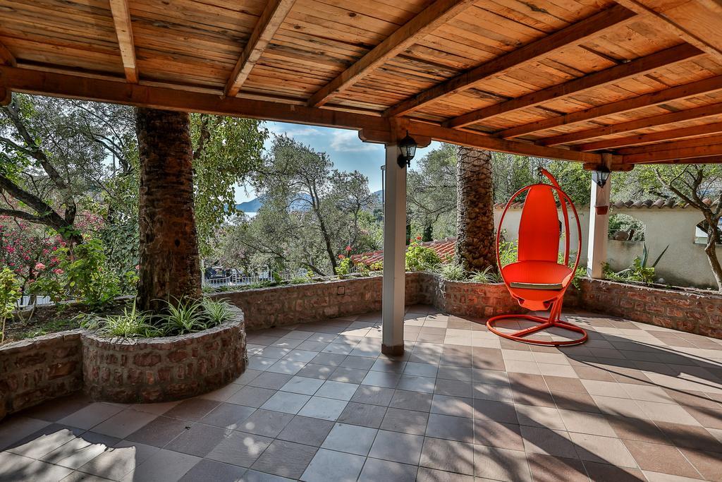 Milan'S Apartments Sveti Stefan Exterior foto